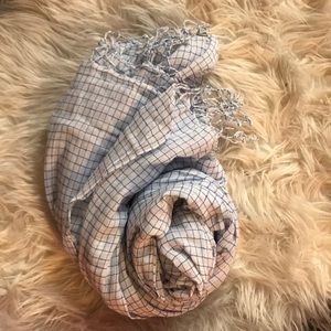 NWT Gap Lightweight Check Scarf